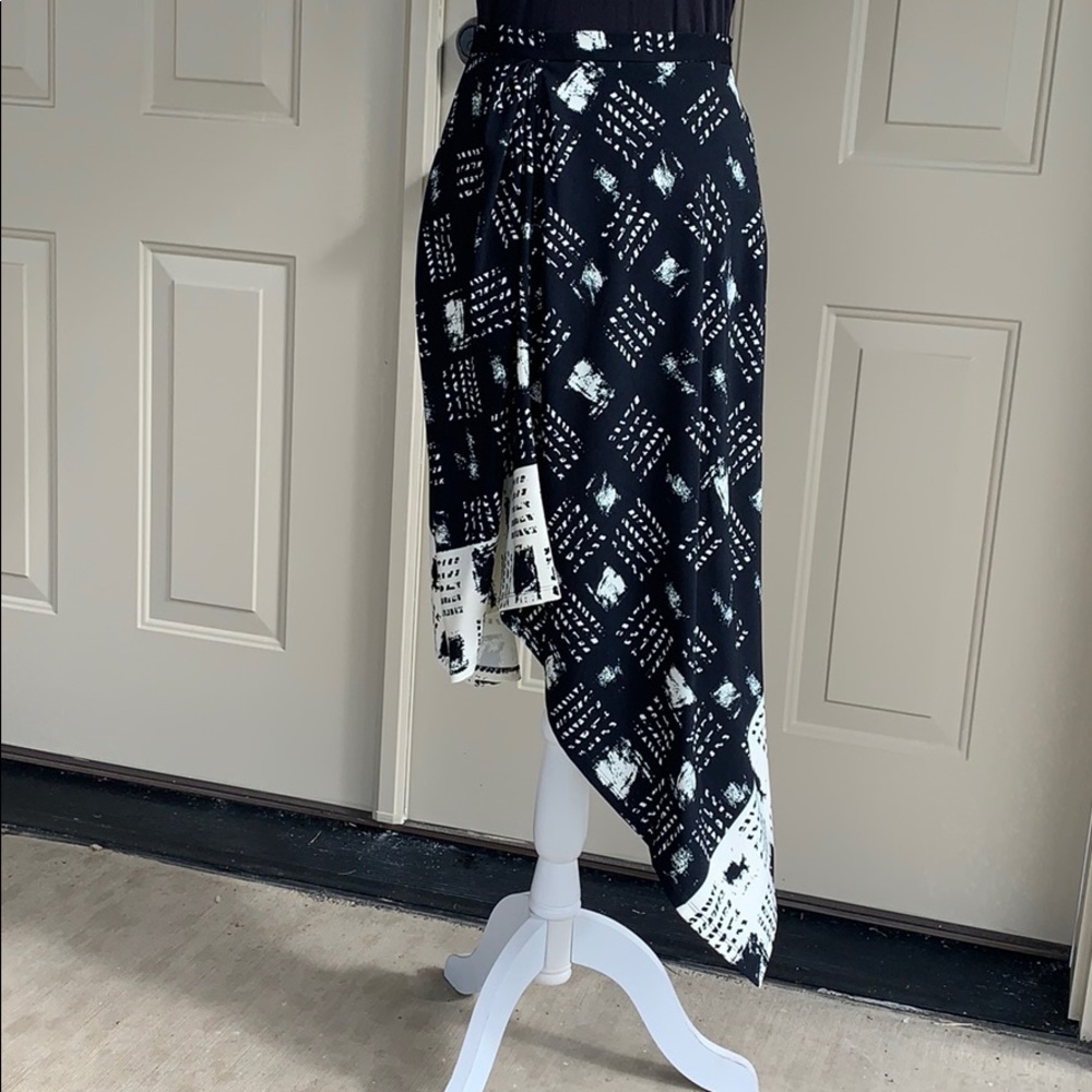 🆕 Worth Asymmetrical Skirt - Picture 3 of 14
